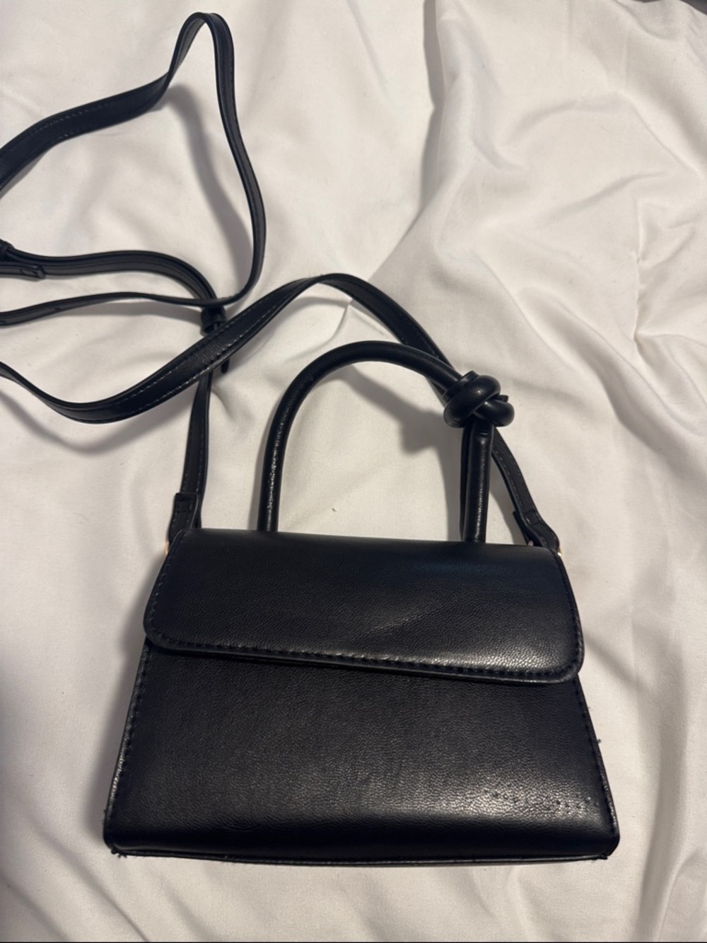 Classic Black Leather Crossbody Handbag.